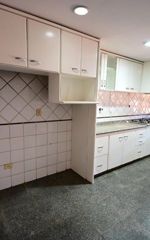 Casa para alugar com 240m², 4 quartos e 4 vagas