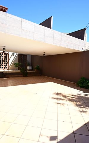 Casa para alugar com 240m², 4 quartos e 4 vagas