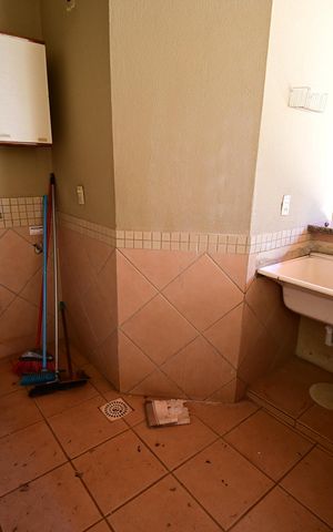 Casa para alugar com 240m², 4 quartos e 4 vagas