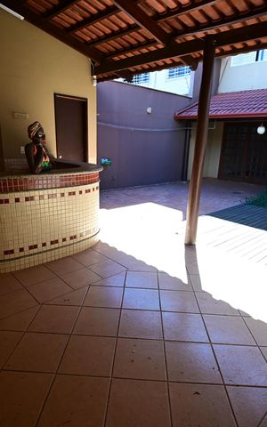 Casa para alugar com 240m², 4 quartos e 4 vagas