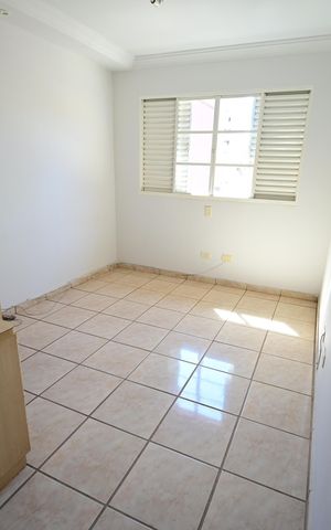 Casa para alugar com 240m², 4 quartos e 4 vagas