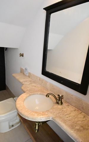 Casa para alugar com 240m², 4 quartos e 4 vagas