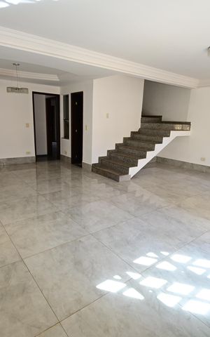 Casa para alugar com 240m², 4 quartos e 4 vagas