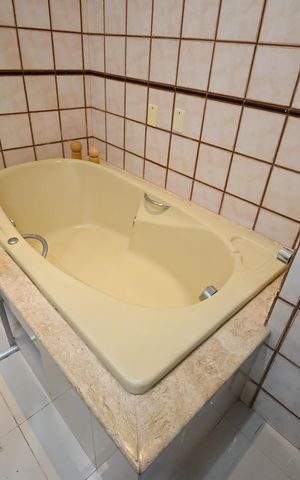 Casa para alugar com 240m², 4 quartos e 4 vagas