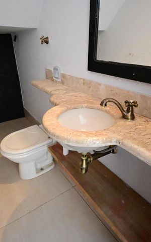 Casa para alugar com 240m², 4 quartos e 4 vagas