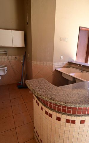 Casa para alugar com 240m², 4 quartos e 4 vagas