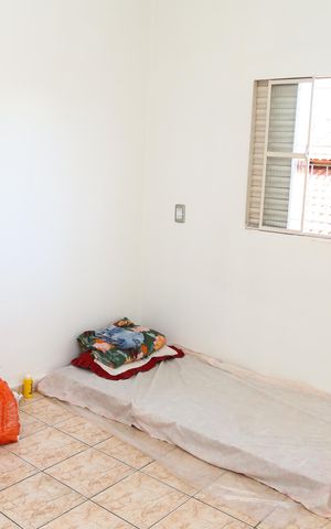 Casa para alugar com 75m², 2 quartos e 2 vagasQuarto 