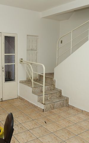 Casa para alugar com 75m², 2 quartos e 2 vagasSala 