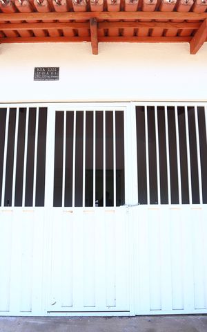 Casa para alugar com 75m², 2 quartos e 2 vagasFachada