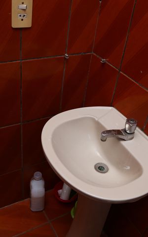 Casa para alugar com 75m², 2 quartos e 2 vagasBanheiro social