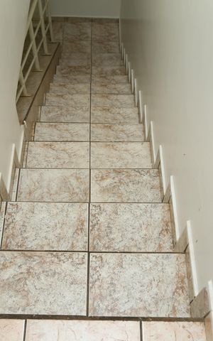 Casa para alugar com 75m², 2 quartos e 2 vagasCorredor