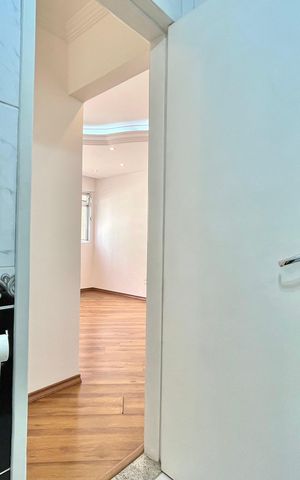 Apartamento à venda com 70m², 2 quartos e 1 vaga Apartamento à venda com 70m², 2 quartos e 1 vagaBanheiro Corredor