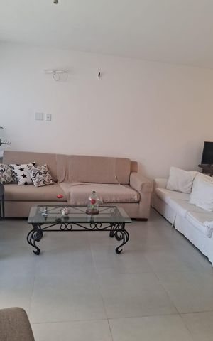 Casa à venda com 140m², 3 quartos e 2 vagas Casa à venda com 140m², 3 quartos e 2 vagasSala