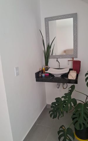 Casa à venda com 140m², 3 quartos e 2 vagas Casa à venda com 140m², 3 quartos e 2 vagasBanheiro