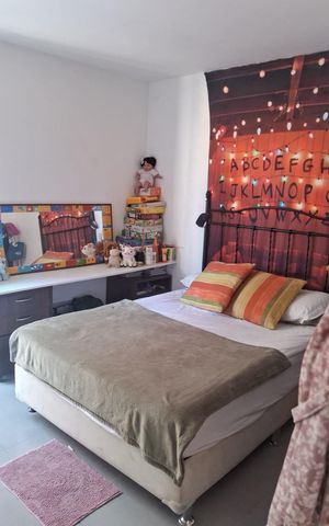 Casa à venda com 140m², 3 quartos e 2 vagas Casa à venda com 140m², 3 quartos e 2 vagasQuarto