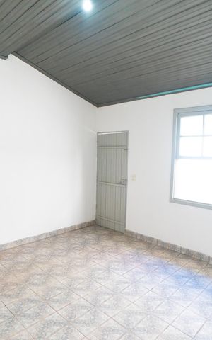 Casa para alugar com 50m², 2 quartos e sem vaga Casa para alugar com 50m², 2 quartos e sem vagaSala