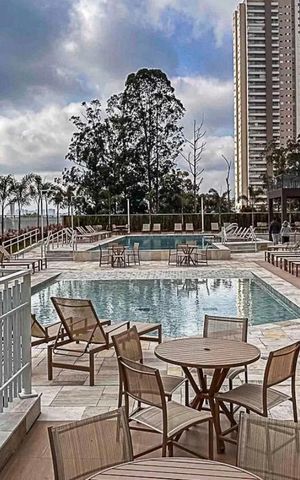 Apartamento para alugar com 137m², 3 quartos e 3 vagas Apartamento para alugar com 137m², 3 quartos e 3 vagasÁrea comum - Piscina