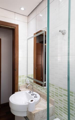 Casa à venda com 240m², 4 quartos e 4 vagas Casa à venda com 240m², 4 quartos e 4 vagasBanheiro da Suíte 2