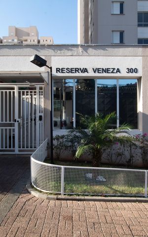 Casa de condomínio para alugar com 44m², 2 quartos e 1 vaga Casa de condomínio para alugar com 44m², 2 quartos e 1 vagaFachada