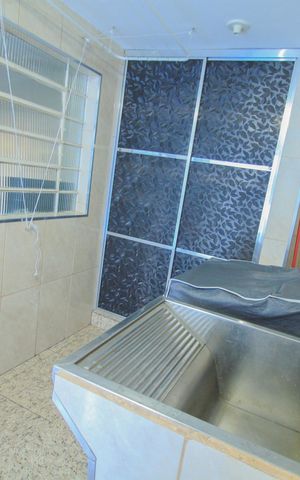 Casa à venda com 165m², 3 quartos e 2 vagas