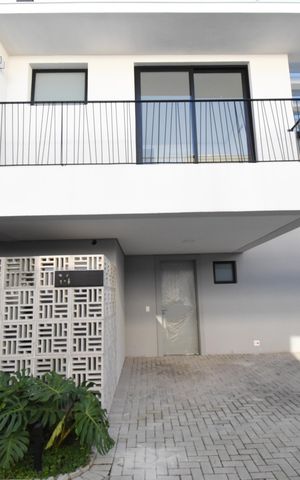 Casa de condomínio à venda com 126m², 2 quartos e 2 vagasÁrea externa