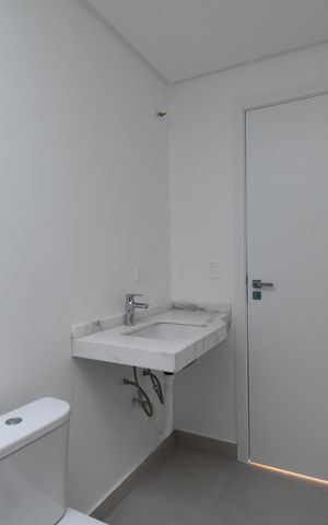 Casa de condomínio à venda com 126m², 2 quartos e 2 vagasBanheiro social