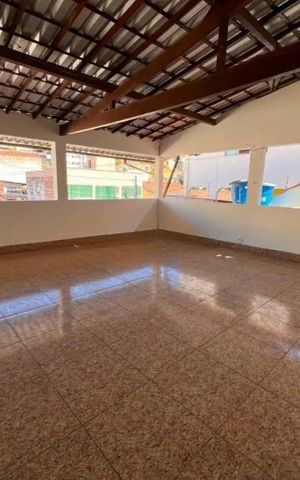 Casa para alugar com 180m², 4 quartos e 2 vagas Casa para alugar com 180m², 4 quartos e 2 vagasÁrea comum