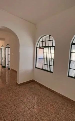 Casa para alugar com 180m², 4 quartos e 2 vagas Casa para alugar com 180m², 4 quartos e 2 vagasCorredor