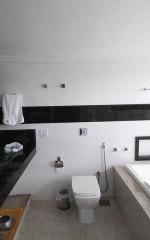 Casa para alugar com 600m², 5 quartos e 4 vagasBanheiro Social