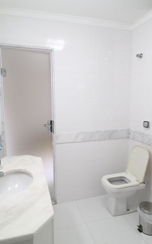 Casa para alugar com 600m², 5 quartos e 4 vagasLavabo
