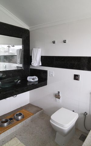 Casa para alugar com 600m², 5 quartos e 4 vagasBanheiro Social