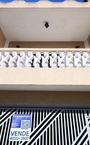 Casa à venda com 157m², 3 quartos e 2 vagasFachada
