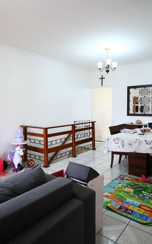 Casa à venda com 157m², 3 quartos e 2 vagasSala