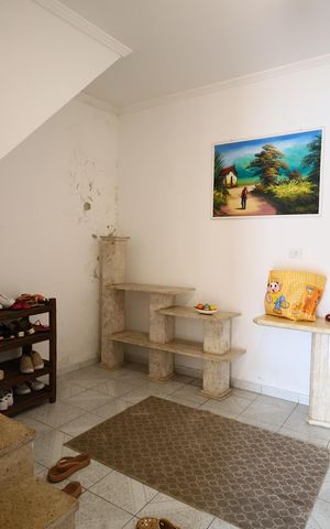 Casa à venda com 157m², 3 quartos e 2 vagasHall de entrada