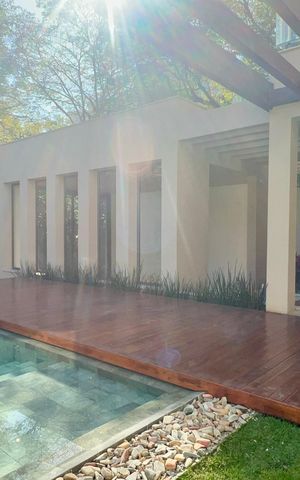 Casa à venda com 799m², 3 quartos e 1 vaga Casa à venda com 799m², 3 quartos e 1 vagaPiscina
