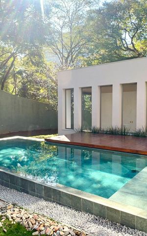 Casa à venda com 799m², 3 quartos e 1 vaga Casa à venda com 799m², 3 quartos e 1 vagaPiscina