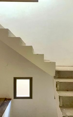 Casa à venda com 799m², 3 quartos e 1 vaga Casa à venda com 799m², 3 quartos e 1 vagaEscada