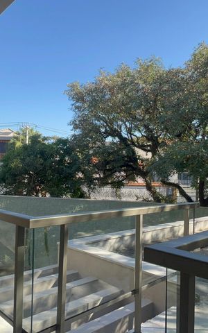 Casa à venda com 799m², 3 quartos e 1 vaga Casa à venda com 799m², 3 quartos e 1 vagaVaranda da Suíte 3