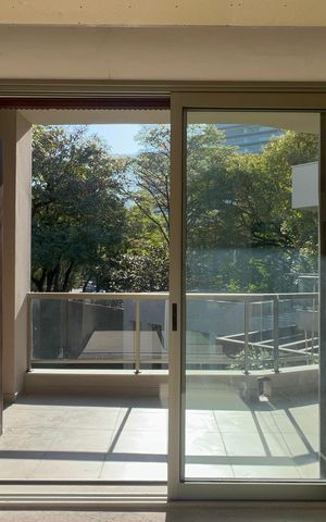Casa à venda com 799m², 3 quartos e 1 vaga Casa à venda com 799m², 3 quartos e 1 vagaVaranda da Suíte 1
