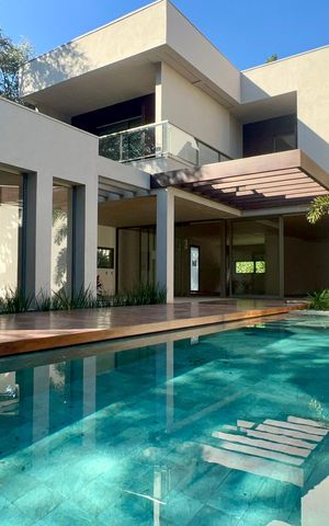 Casa à venda com 799m², 3 quartos e 1 vaga Casa à venda com 799m², 3 quartos e 1 vagaPiscina