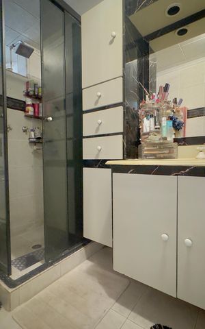 Apartamento à venda com 63m², 2 quartos e 1 vaga Apartamento à venda com 63m², 2 quartos e 1 vagaBanheiro