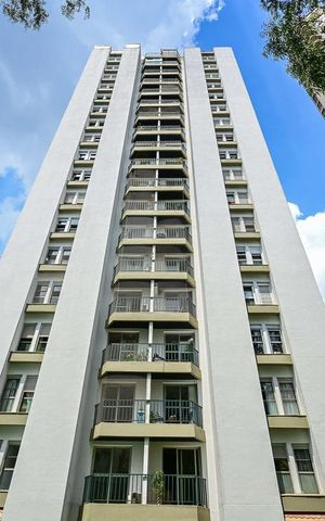 Apartamento à venda com 69m², 2 quartos e 1 vagaFachada