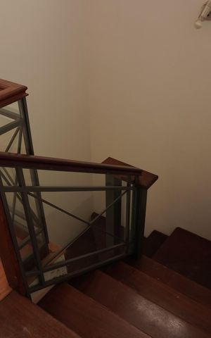 Casa de condomínio para alugar com 150m², 3 quartos e 3 vagasEscada