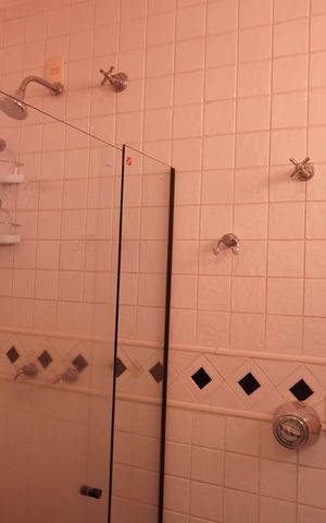 Casa de condomínio para alugar com 150m², 3 quartos e 3 vagasBanheiro 2