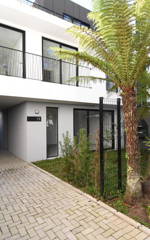Casa de condomínio à venda com 136m², 3 quartos e 2 vagasÁrea externa
