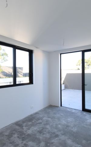 Casa de condomínio à venda com 136m², 3 quartos e 2 vagasÁtico