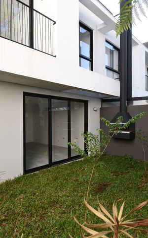 Casa de condomínio à venda com 136m², 3 quartos e 2 vagasÁrea externa
