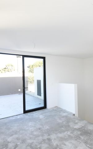 Casa de condomínio à venda com 136m², 3 quartos e 2 vagasÁtico