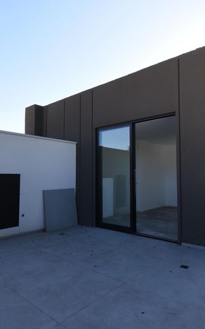 Casa de condomínio à venda com 136m², 3 quartos e 2 vagasCobertura