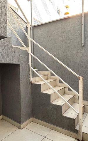 Casa à venda com 130m², 2 quartos e 1 vaga Casa à venda com 130m², 2 quartos e 1 vagaEscritório